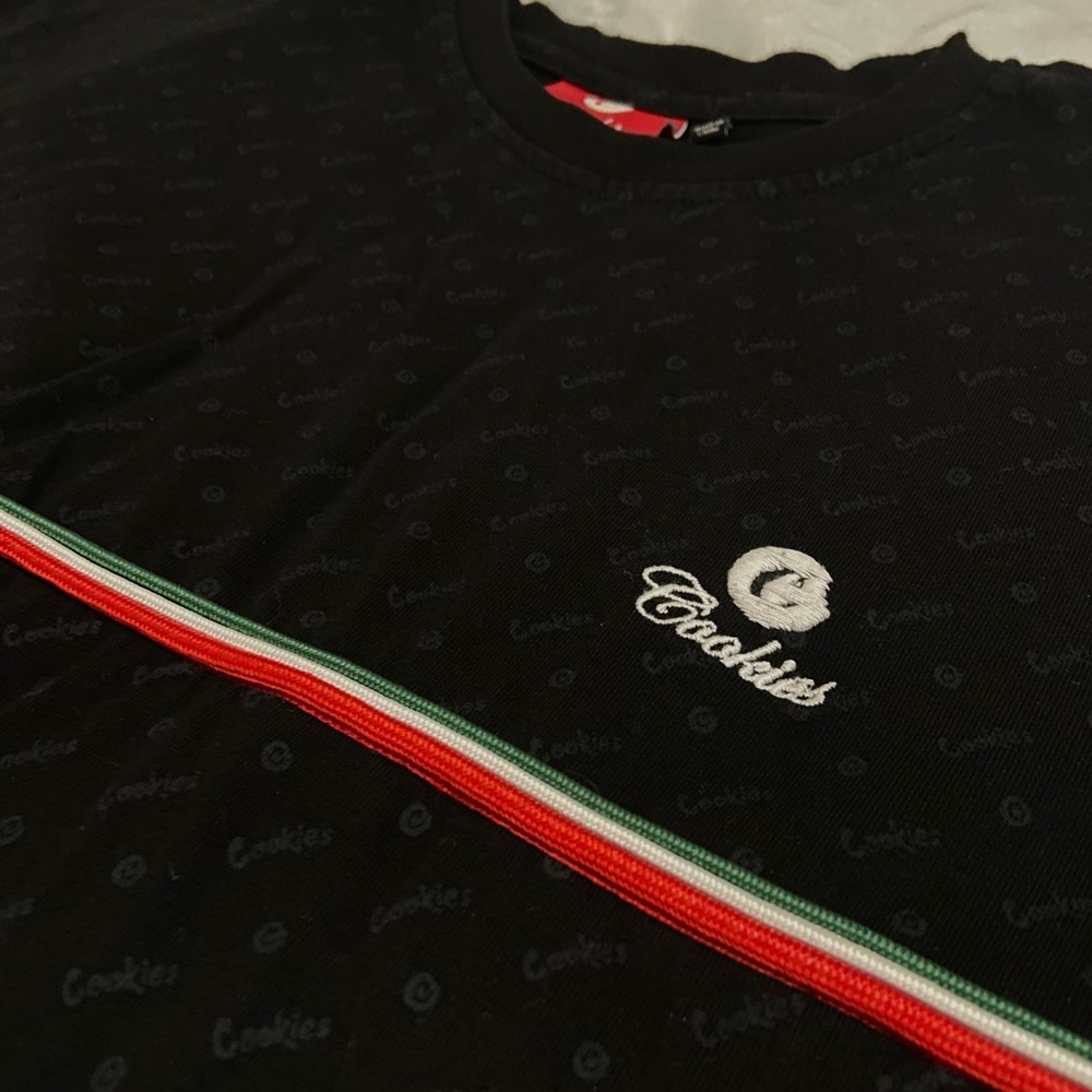 Black cookies shirt